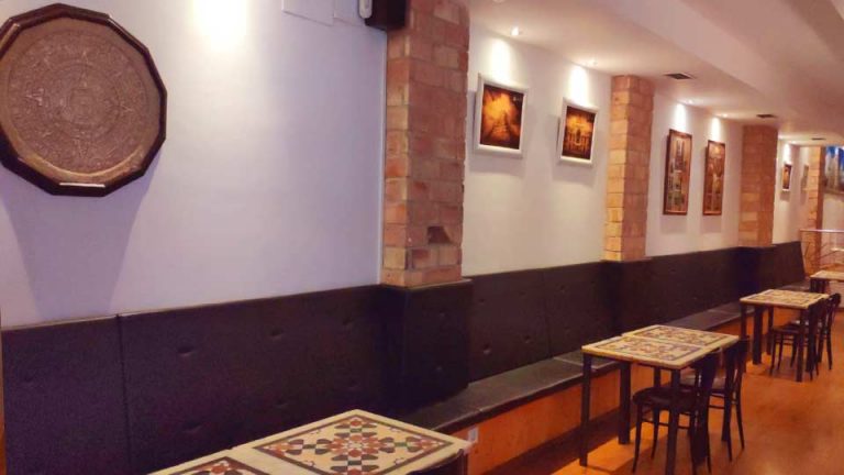 Fotografía del interior del restaurante la malinche de Vigo.